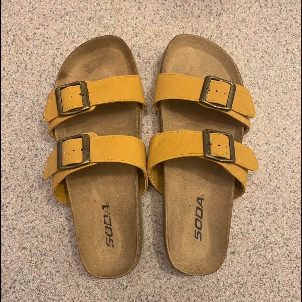 Soda brand. Women’s sandals.